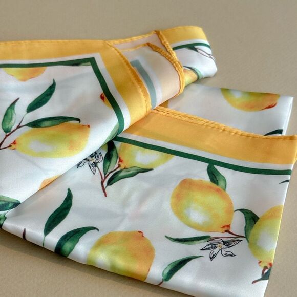 Lemon Print Scarf H5 - Picture 3 of 3